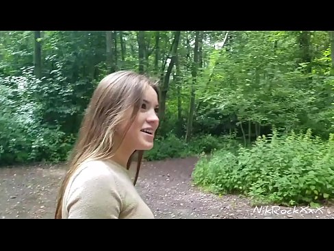 ❤️ Eu sugeri à Evelina que fodêssemos em um lugar público! Ela disse que sim. Então eu a fodi no traseiro e me vim na boca dela. Depois ela se mijou. ❌  Sexo em nós ☑